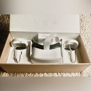 VR headset Virtual Reality gaming system - hardly used